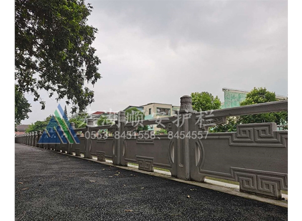 混凝土欄桿與傳統(tǒng)木欄桿有何區(qū)別？